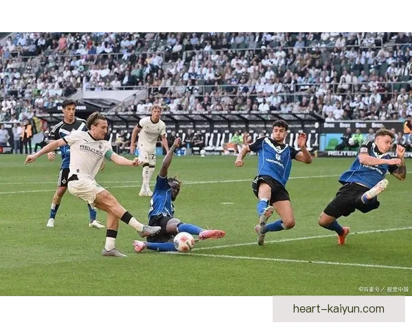 拉齐奥主帅以独特战术风格迎来新赛季,球迷期待球队精彩表现 拉齐奥主帅以独特战术风格迎来新赛季,球迷期待球队精彩表现