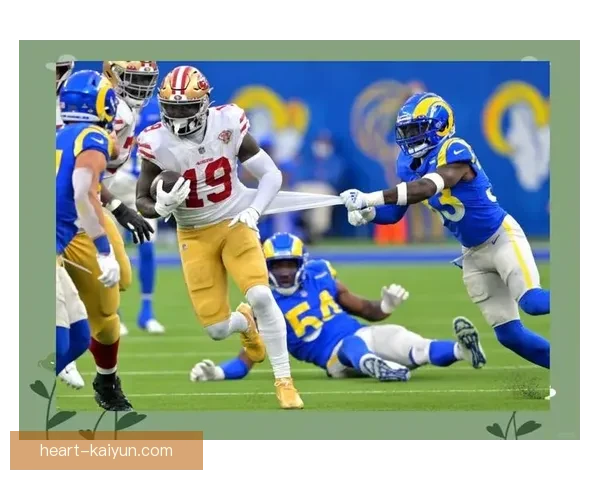 兰斯防守数据持续稳定,球队在新赛季展现出强大的竞争力 兰斯防守数据持续稳定,球队在新赛季展现出强大的竞争力